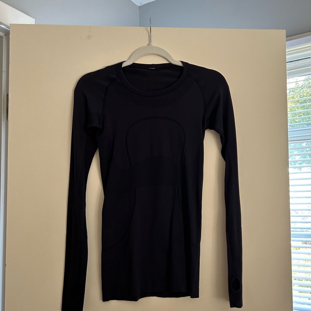 Navy blue lululemon long sleeve